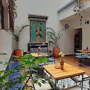 villa-del-prado.colombiamedellinhotels.com/