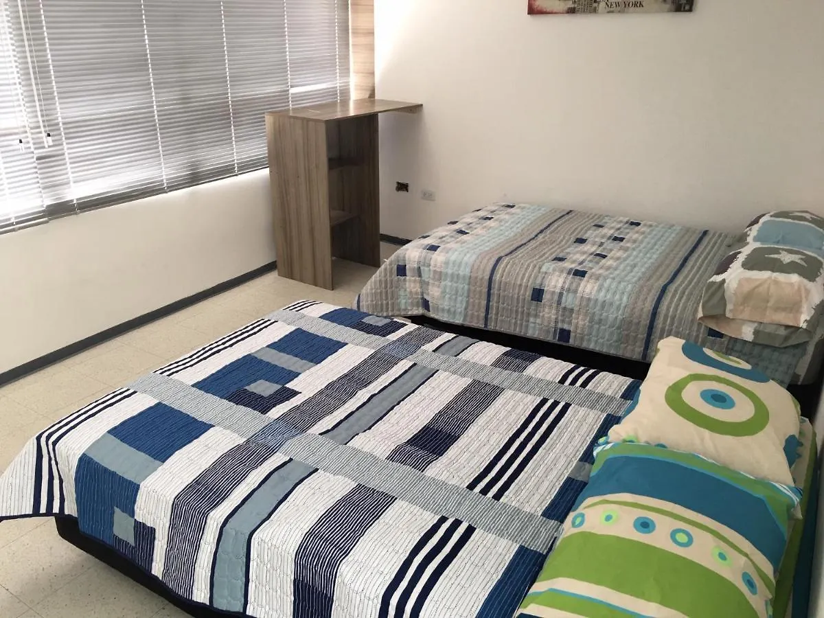 Estadia El Dorado بوغوتا بيت ضيافة